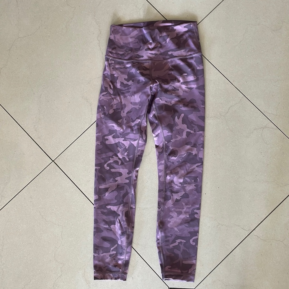 Lululemon pink camo wunder under leggings size 6!
